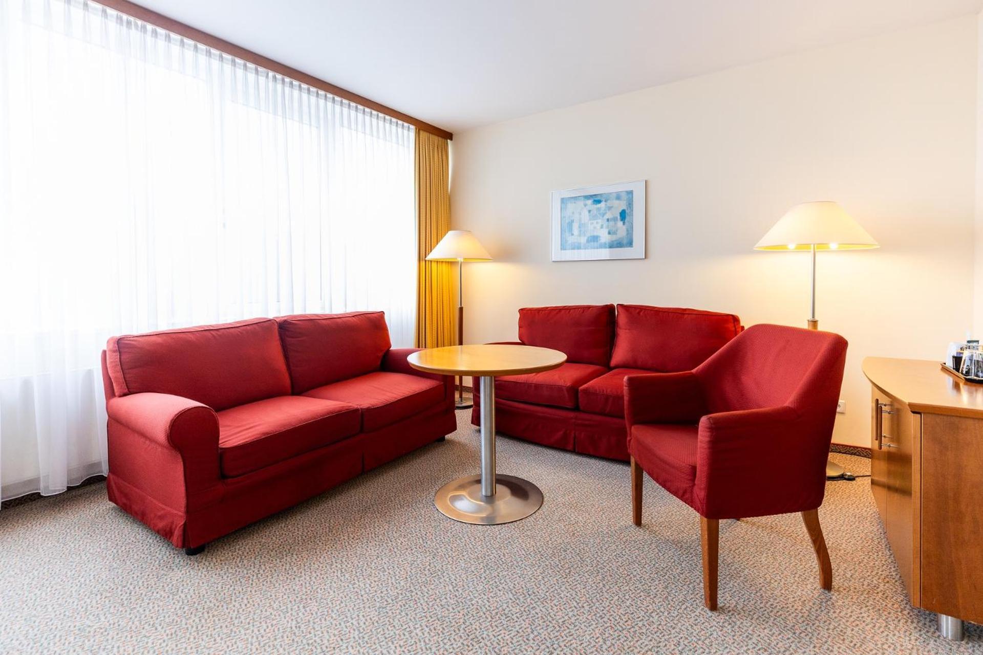 Globana Airport Hotel Шкойдиц Экстерьер фото