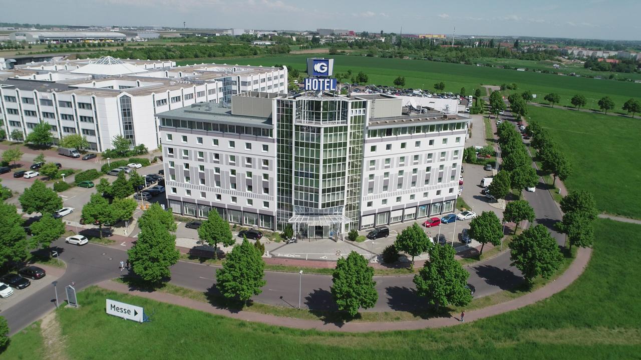 Globana Airport Hotel Шкойдиц Экстерьер фото