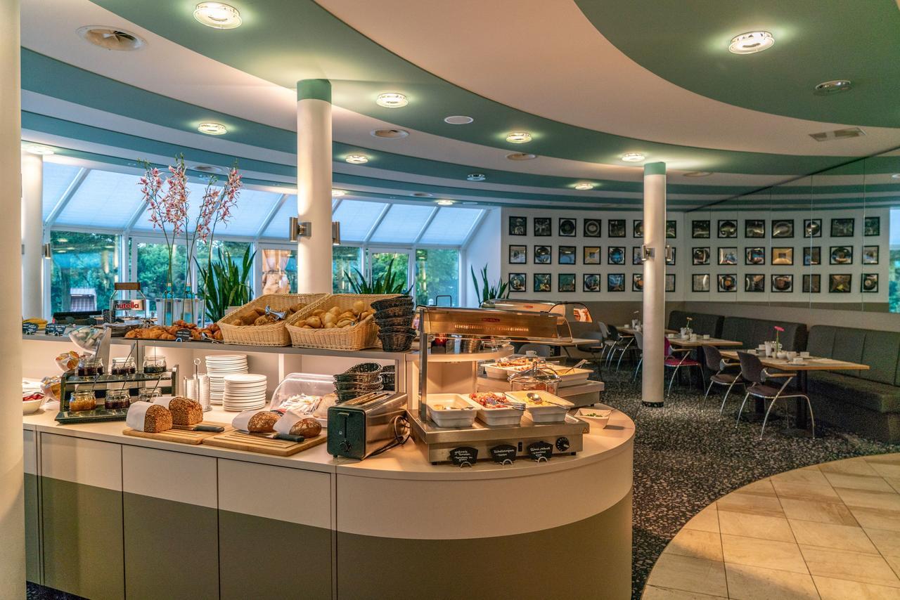 Globana Airport Hotel Шкойдиц Экстерьер фото