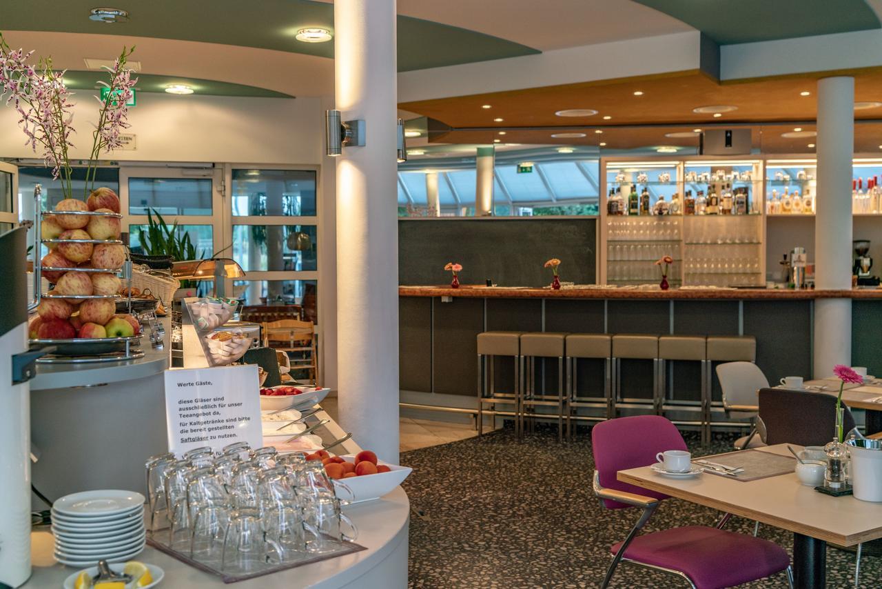 Globana Airport Hotel Шкойдиц Экстерьер фото