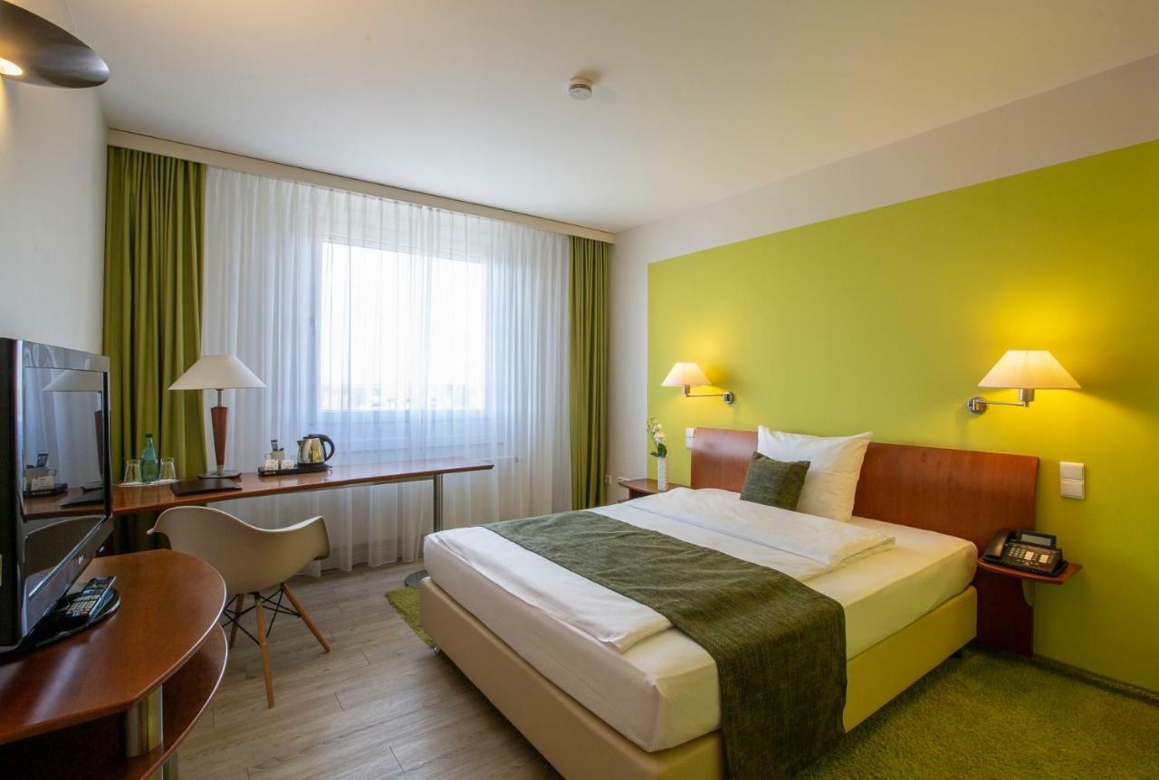 Globana Airport Hotel Шкойдиц Экстерьер фото