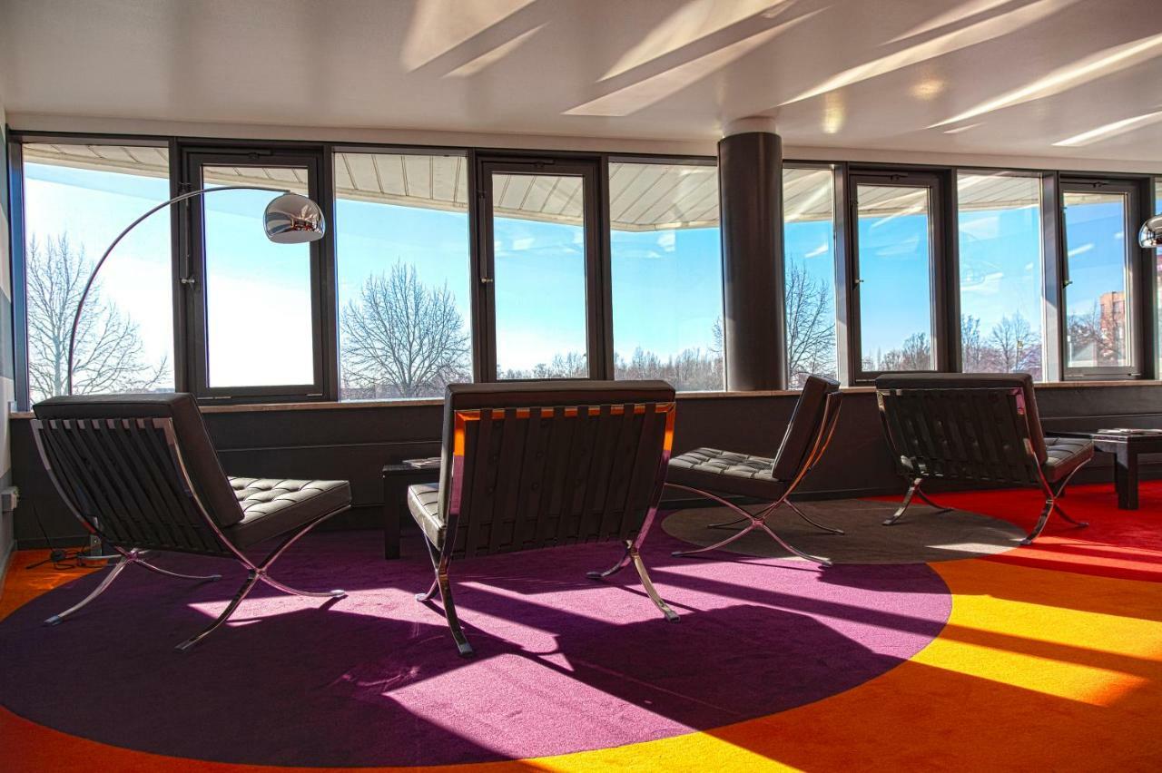 Globana Airport Hotel Шкойдиц Экстерьер фото